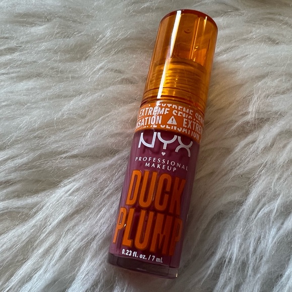 NYX PROFESSIONAL MAKEUP, Duck Plump High Pigment Plumping Lip Gloss-Pick Me Pink - Picture 7 of 9